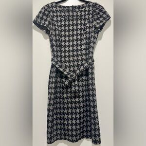 AGB Black & Gray Houndstooth Sheath Dress w/ Tie Detail | Size 4
